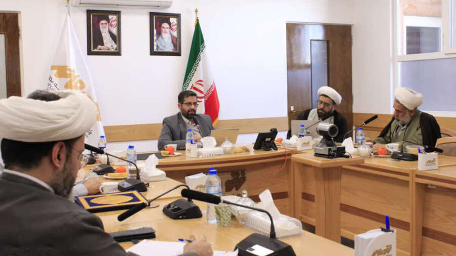 Investigating the Impact of the Holy Quran on the Method of Producing Islamic Models and Patterns in the 77th "Method Sundays" Session